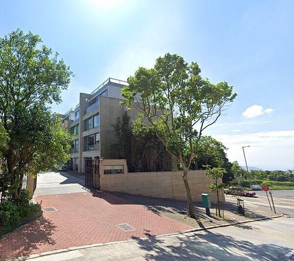 國際天后李玟5日在姐姐位於香港白加道的山頂豪宅輕生。圖/截自Google Map