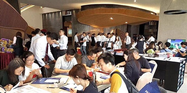 「新青年安心成家購屋優惠貸款」期限拉長至40年、寬限期延至5年。圖/中時報資料照片
