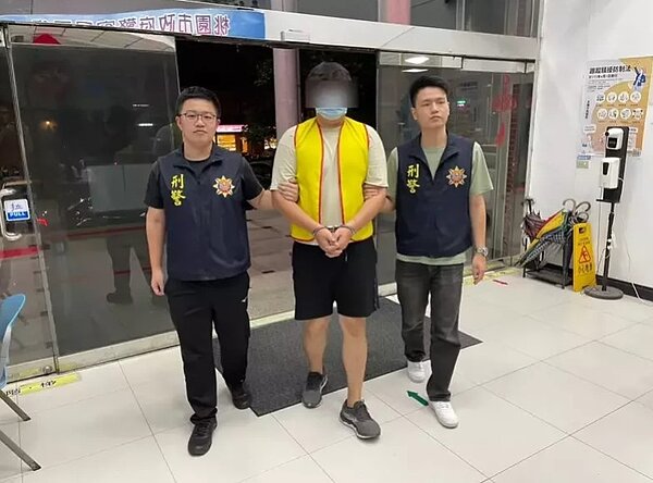 鍾姓男子誤信網路「投資名嘴-阿土伯」投資虛擬貨幣廣告,遭詐騙2058萬元,警方逮捕林姓車手。記者曾增勳/翻攝