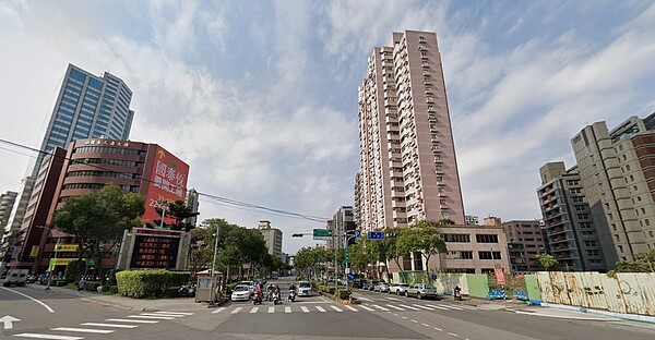 新青安40年房貸太誘人!他看上新北「這重劃區」 網狂搖頭曝2悲劇 二重重劃區右岸。圖/Google Map