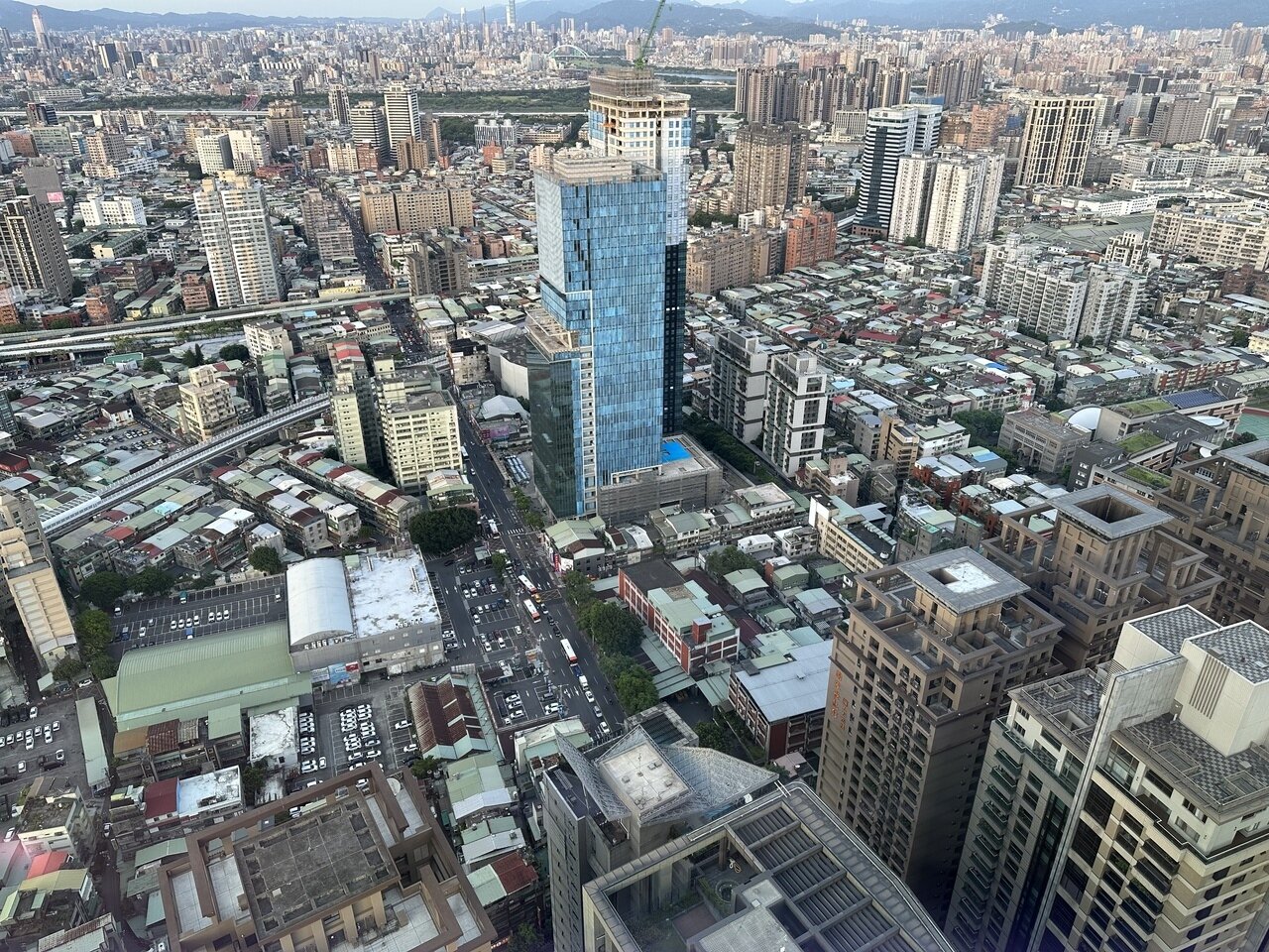 郭台銘昨(10)日在臉書發文指稱都更危老已失控等相關文字內容,內政部營建署今反駁,郭先生所言脫離事實甚遠,並抹煞中央與地方政府共同努力的成果。記者張曼蘋/攝影