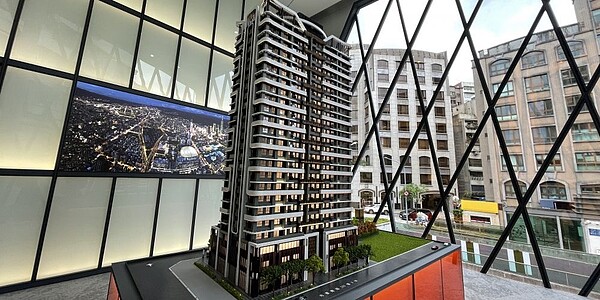 全台基地規模最大危老重建案「鑄慕RADIUM ONE」,最高單價在24樓頂樓戶,每坪達207.7萬元。圖/中時報資料照片