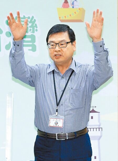 交通部觀光局將改制為觀光署,首長任用採政務官、事務官的雙軌制,9月15日正式掛牌。現任局長張錫聰(見圖)本月16日退休,首任署長由誰來接,檯面下角力不斷。(本報資料照片)