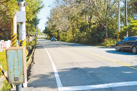 苗栗縣道128線拓寬工程案,因環評、環差過程,發現施工範圍疑似涵蓋在遺址範圍,縣府請考古專業團隊試掘未有斬獲,下周經縣府文觀局複勘確定後,預計8月進場施工。(李京昇攝)