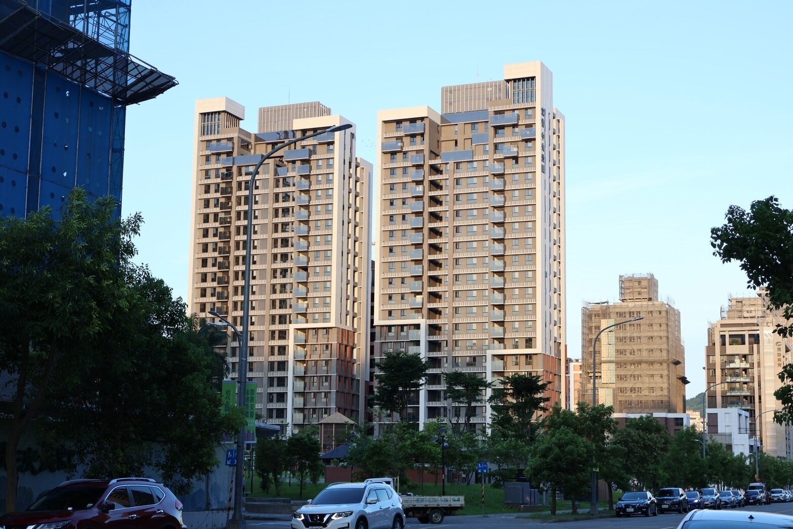 新北市新店區中山里內有大塊區域屬於央北重劃區,在市地重劃後市值翻身,增加許多新建案,吸引許多老闆入住。記者李成蔭/攝影