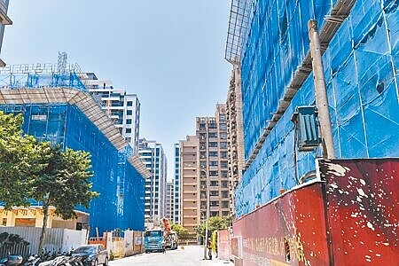 
部分建商改採「先建後售」策略，不少建案因央行購地貸款規定已先開工，下半年推案量並不會萎縮太明顯。圖∕本報資料照片
