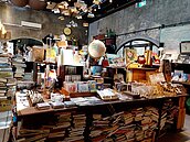 宜蘭火車站前「二手書店」未續約熄燈　縣府被罵爆