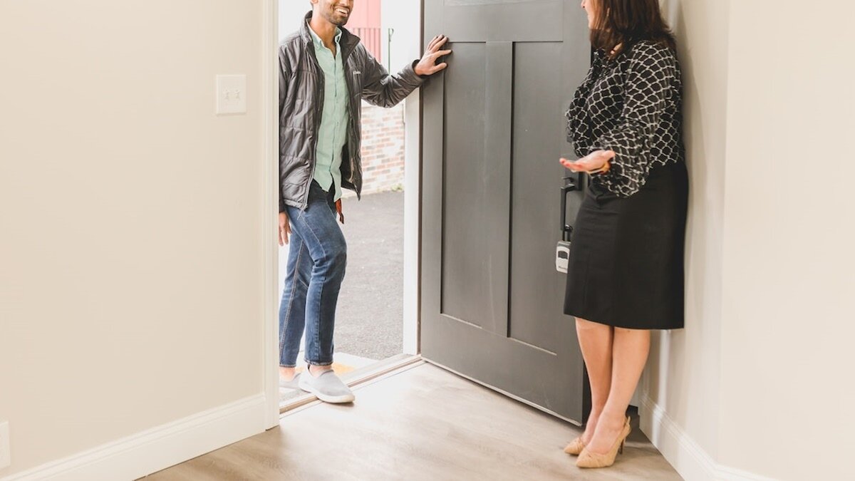 ▼原PO想降低房租,吸引更多人來看房,認為這樣能提高挑到好租客的機會。(示意圖/取自<a href="https://www.pexels.com/zh-tw/photo/8293712/"><span style="color:#000000;">Pexels</span></a>)