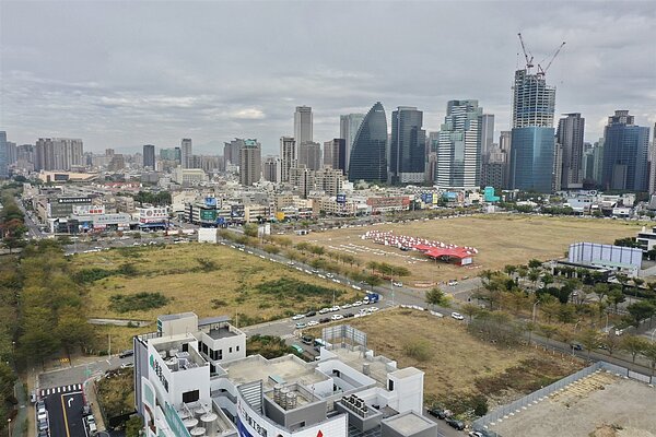 台中高分院判決黎明重劃案沒收9,800坪抵費地,引發地主強烈不滿。地主提供