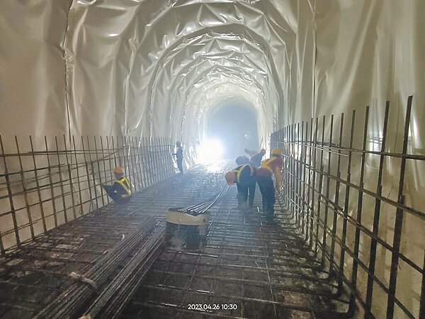 阿里山鐵路42號隧道已打通,拚明年中全線通車。(阿里山林鐵及文資管理處提供/廖素慧嘉市傳真)
