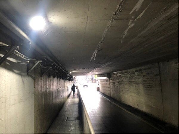 新北市養工處將施作汐止區中興路涵洞照明改善工程，自7月17日至8月15日，每日晚上10點至隔天上午6點封閉涵洞施工。圖／新北市養工處提供