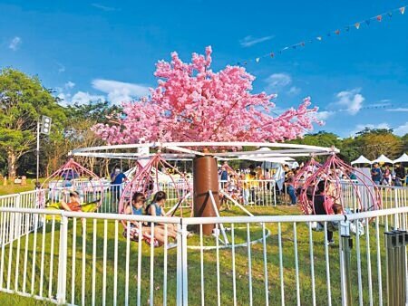 
屏東「夏日狂歡祭」15日在潮州林後四林平地森林園區登場，湧進5萬人次。（謝佳潾攝）
