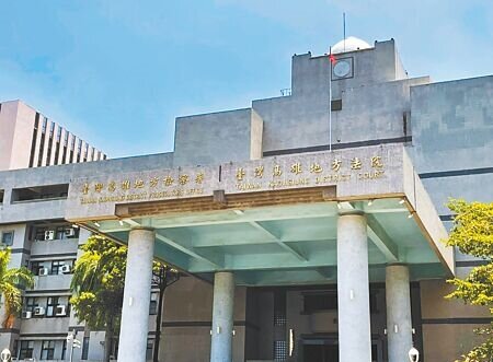 鄧姓女子因車位遭占用,於擋風玻璃上放紙條,被依恐嚇最判罰金6000元。(本報資料照片)