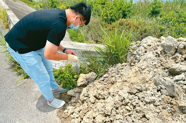 彰化縣偏僻農地、魚塭常被濫倒土石廢棄物,縣府去年全年查獲34件,今年上半年已查獲28件。圖/彰化縣環保局提供