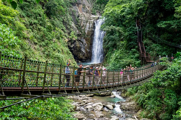 觀音瀑布。圖／嘉義縣政府提供