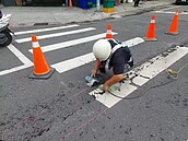 斑馬線害輪椅族摔翻　民盼路平、高市府緊急修補