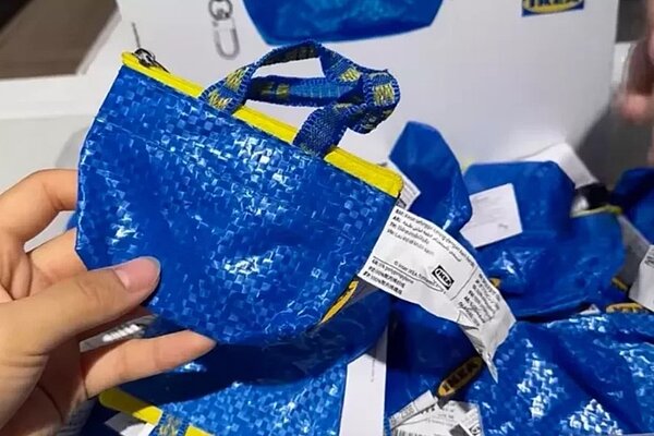 有大陸網友發現IKEA推出一款超迷你環保袋,發文詢問到底可以裝什麼。圖/擷自小紅書