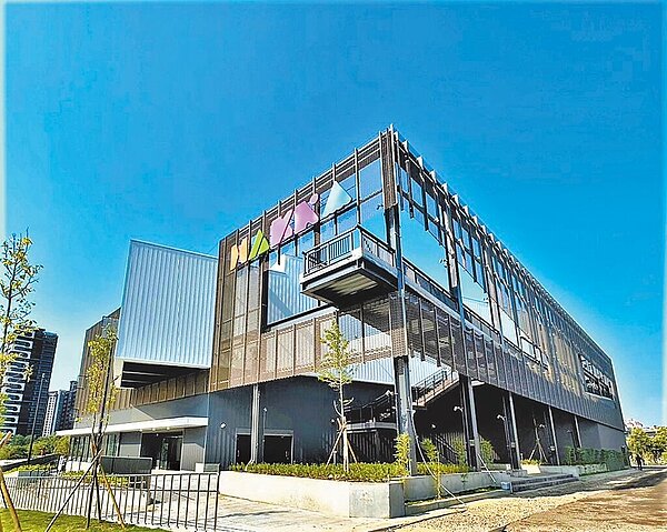 桃園市亞洲矽谷物聯網IOT展廳位於青埔領航北路一段與文康路口,是世客博主場館之一的世界館,新建工程處已點交給新聞處布展中。(桃園市工務局提供/蔡明亘桃園傳真)