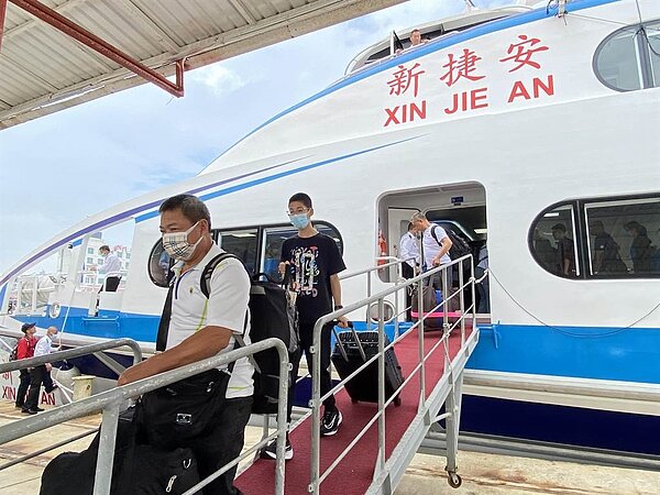 陸委會宣布,自7/20起正式開放陸配親屬可循小三通入境探親,也讓開放陸客來台露出曙光!(于家麒攝)