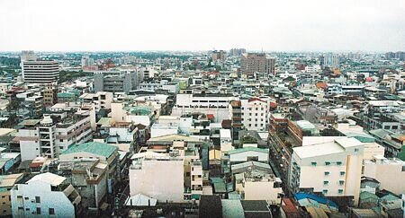 截至目前,屏東縣逾期未辦繼承土地總價超過140億元。(林和生攝)