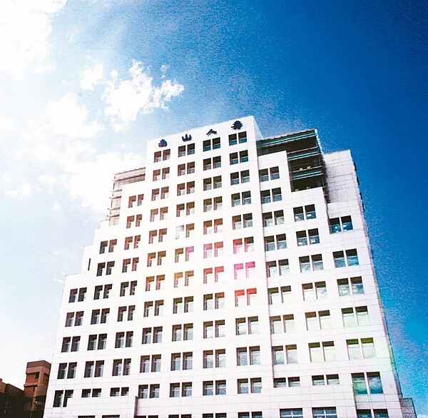 台灣高等法院批評「168周報」發行人翁立民竟在南山人壽不同意給付每期6萬元的所謂「廣編費用」後,假新聞自由之名,發表不實事實陳述,依散布文字誹謗罪判刑懲儆。圖/聯合報系資料照片