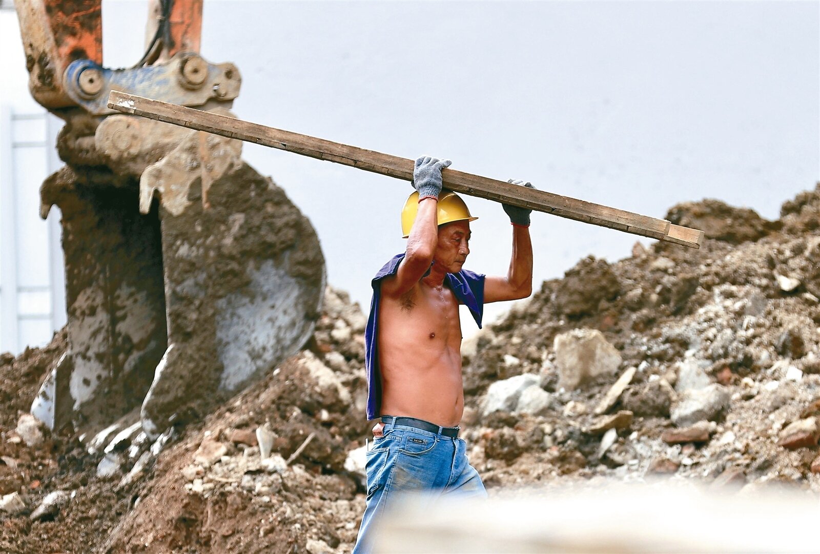 七月廿三日為廿四節氣「大暑」。衛福部統計,七月至今熱傷害急診人次已達六百人次,是去年同期一點六倍。記者林伯東/攝影