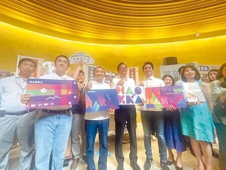 行政院宣布軍公教明年調薪4%、警勤加給調升15%,但六都及新竹市、金門縣僅補助一半。基北北桃4縣市首長20日同聲要求,中央應聽地方聲音。(呂筱蟬攝)