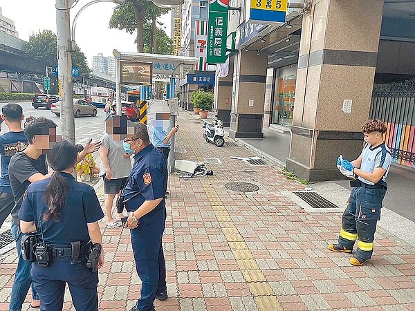 新埔捷運站2號出口旁大樓發生冷氣機從17樓掉落砸死黃姓女大學生，警方依過失致死罪嫌移送李姓工人。圖／民眾提供