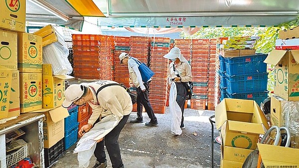 疾管署副署長羅一鈞昨率5組人馬南下,深入永康區視察。圖/疾管署提供