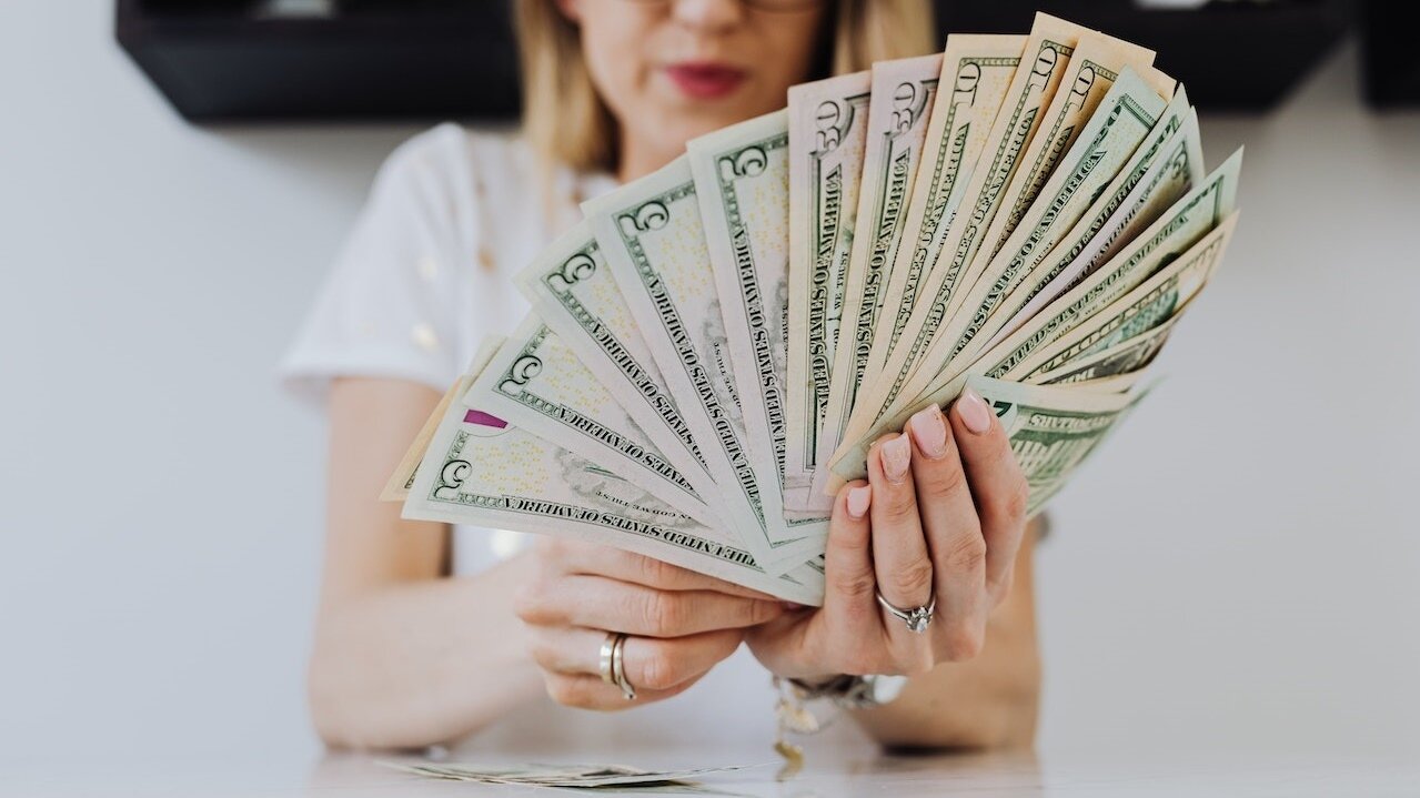 ▼原PO雖然早早就開始看房,無奈資金不足,但朋友得到家中金援,24歲就買房,3年後房價上漲,讓兩人的差距更大。(示意圖/取自<a href="https://www.pexels.com/zh-tw/photo/4968652/"><span style="color:#000000;">pixabay</span></a>)