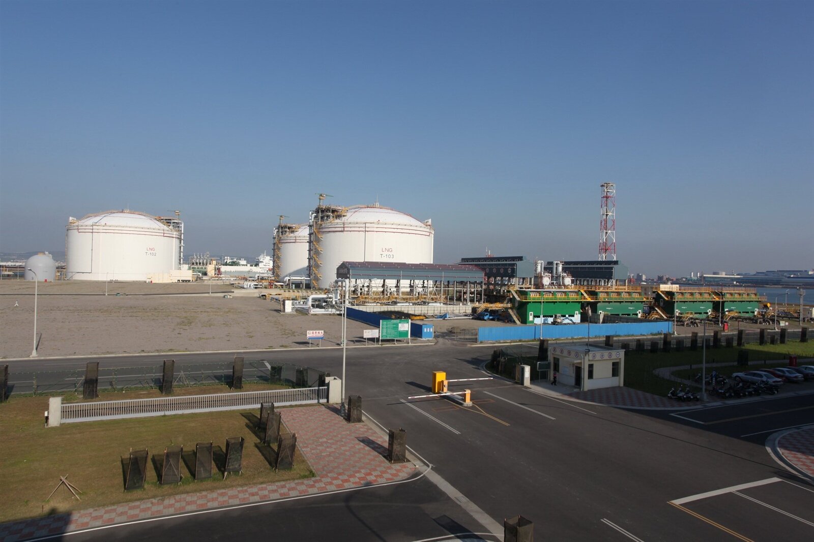 台中天然氣接收站廠區前天因故障作業中斷三小時，中油已進行全廠檢修，了解事故原因。圖／聯合報資料照片