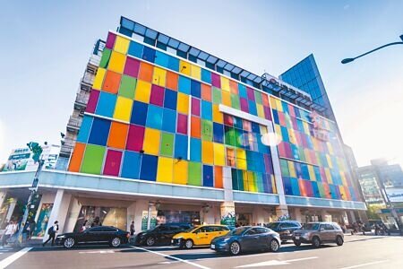 
遠百寶慶店曾改裝多次、更新店型，未來將原地重建。（石智中攝）
