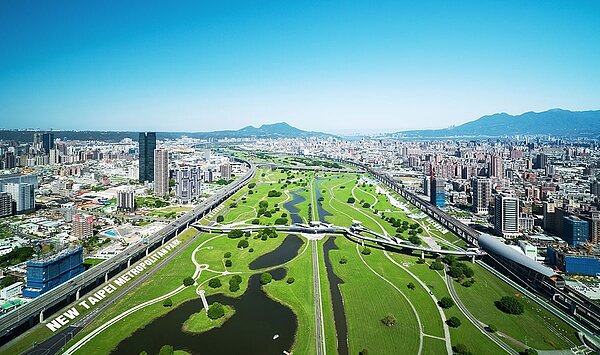 「都廳大院」鄰近424公頃新北大都會公園,享有開闊水岸綠意好環境。圖/都廳大院提供