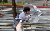 杜蘇芮稍減弱仍是中颱　各地風雨逐漸增強