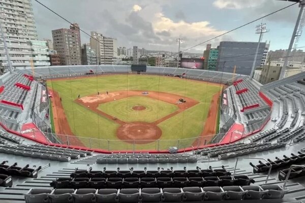 斥資12億元重建的新竹市立棒球場工程受到矚目。圖／聯合報系資料照片
