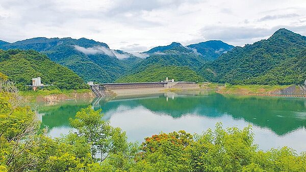 期盼颱風降雨解渴的台南市曾文水庫,2天來降雨量卻不如預期。(讀者提供/程炳璋台南傳真)