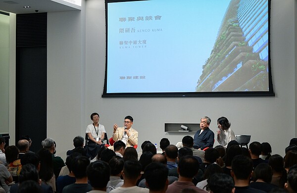 用建築讓人愛上台中!隈研吾「挑戰生涯最高樓」獻給聯聚中維大廈 聯聚創辦人江韋侖與國際建築大師隈研吾談地標級新作設計理念。圖/聯聚建設提供