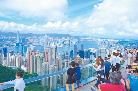 香港最高的360度觀景台「凌霄閣摩天台」。（何書青攝）