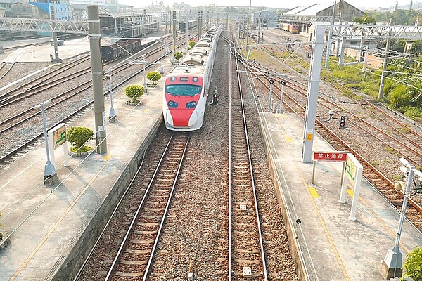部分縣市向中央爭取前瞻基礎建設計畫經費辦理各項地方建設,需籌措鉅額配合款,恐加重財政負擔。圖為軌道建設示意圖。(台中市政府提供)