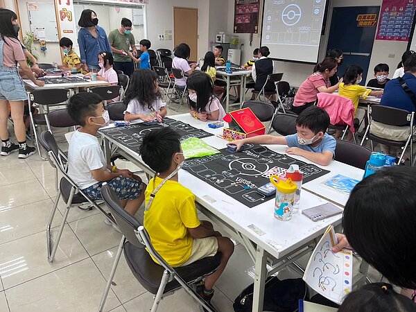 大人小孩都喜歡的寶可夢卡牌