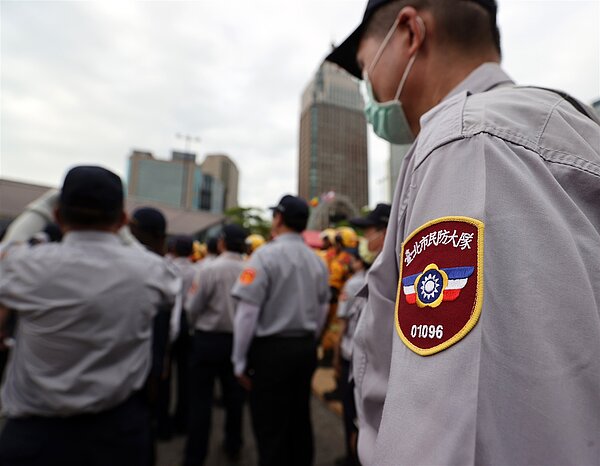 中央多元招募年輕民力政策，要求全國警局總動員擴大招募40歲以下民防義警，協助維持地方治安或擔任「民間自衛」。本報資料照片 