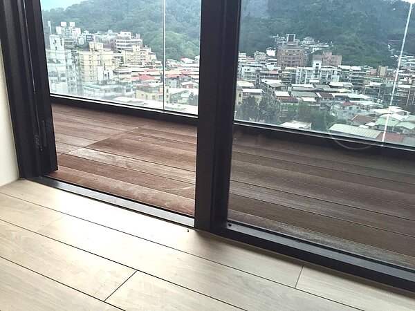 ■室內外通道門檻高度設置3公分以下。（圖由自由空間教育基金會提供）