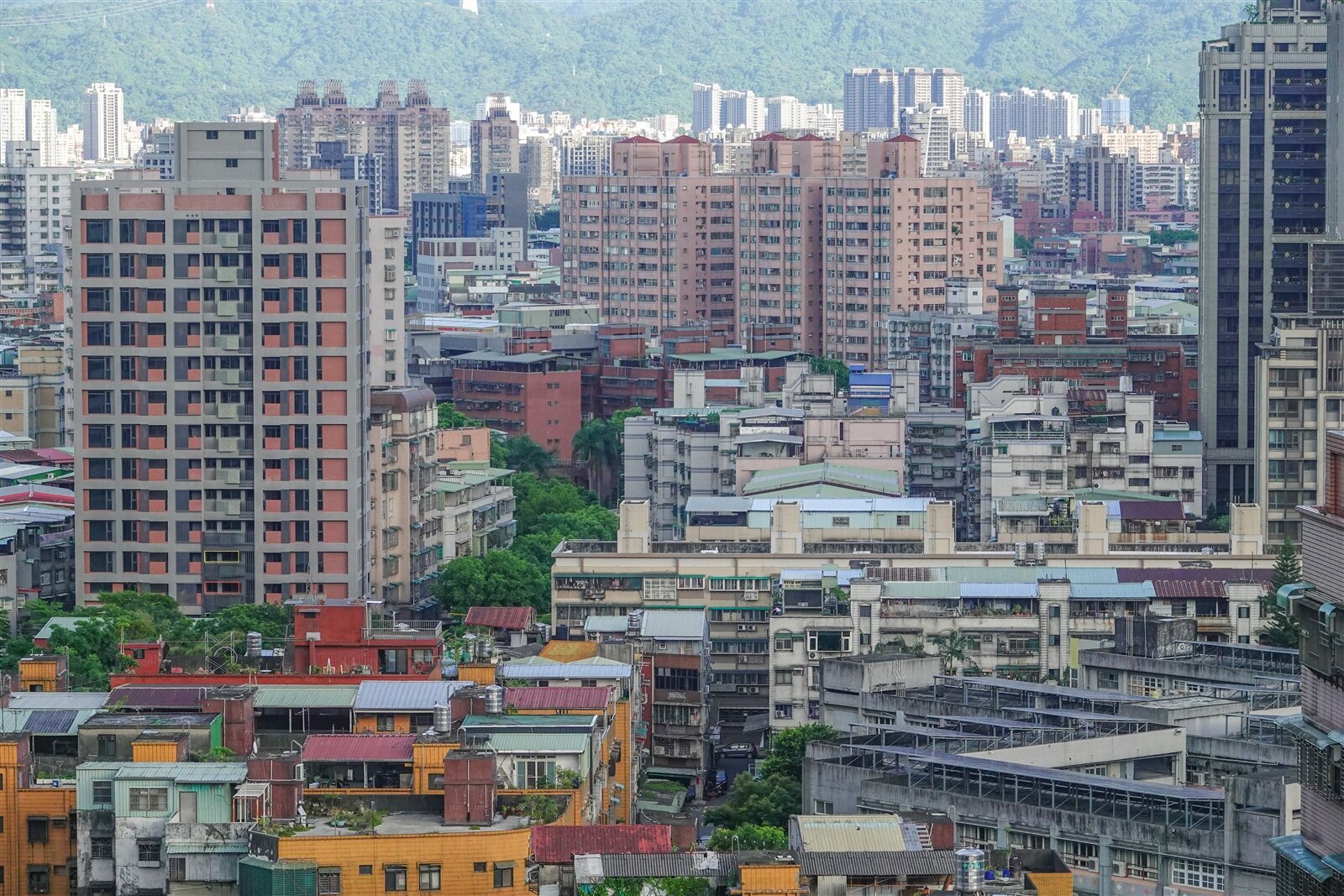 據財政部統計,截至六月底全國「囤房族」超過五十四萬人,比去年增加近兩萬人。記者葉信菉/攝影