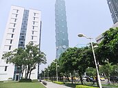 他轟信義區「豬隊友」拉低房價　在地不甩：生活機能超棒