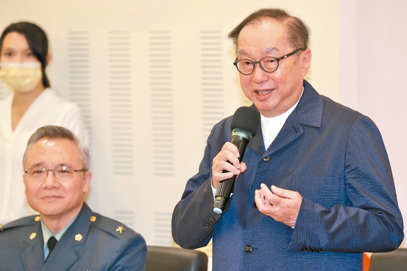 廣達董事長林百里強調一直看好AI,應用面無可限量,請大家不要太過擔心。記者林俊良/攝影