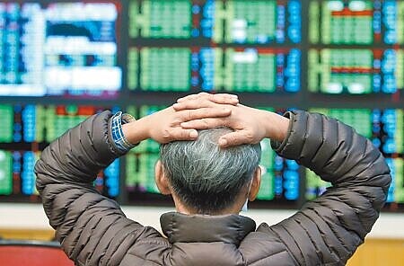 國際信評機構惠譽,將美國信評由最高的AAA調降至AA+,重創亞洲股市。圖為股市示意圖。(本報資料照片)