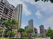 僅一橋之隔「每坪價差50萬」！他嗨喊還不買爆　專家搖頭反揪3死穴