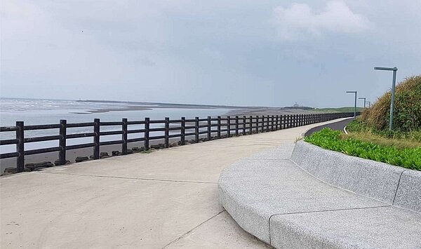 新竹17公里海岸線自行車道完工再升級。圖/竹市府提供