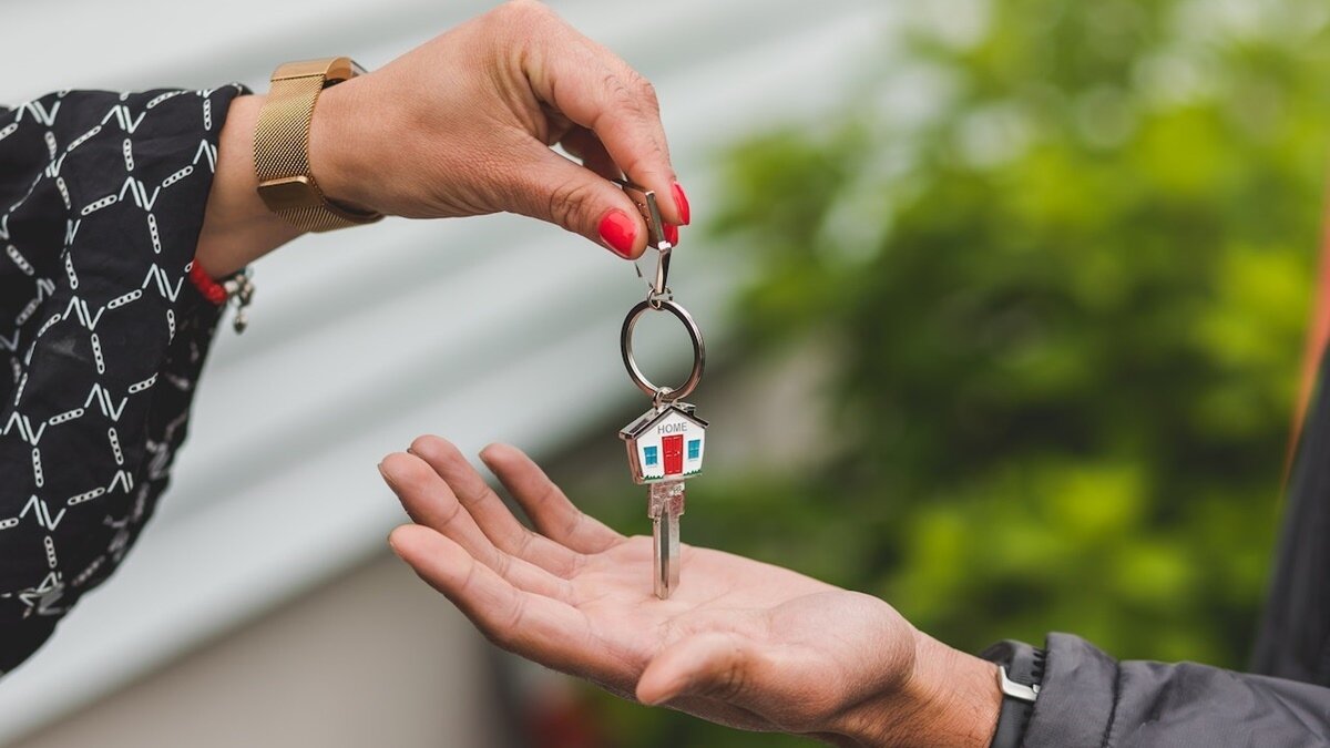 ▼原PO「向親戚借錢不付利息來買房」的說法,引發眾多網友熱議。(示意圖/取自<a href="https://www.pexels.com/zh-tw/photo/8292791/"><span style="color:#000000;">Pexels</span></a>)