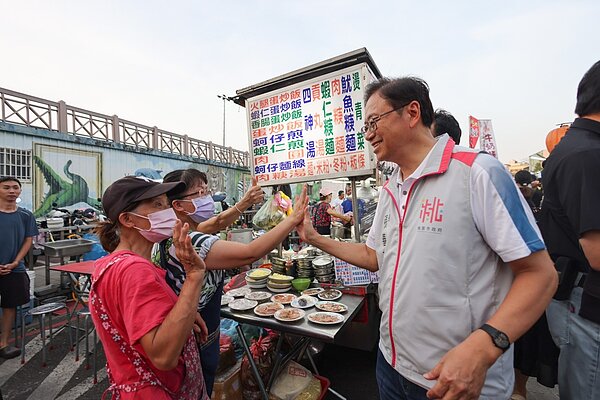中壢觀光夜市化身星空電影院。圖/桃園市政府提供